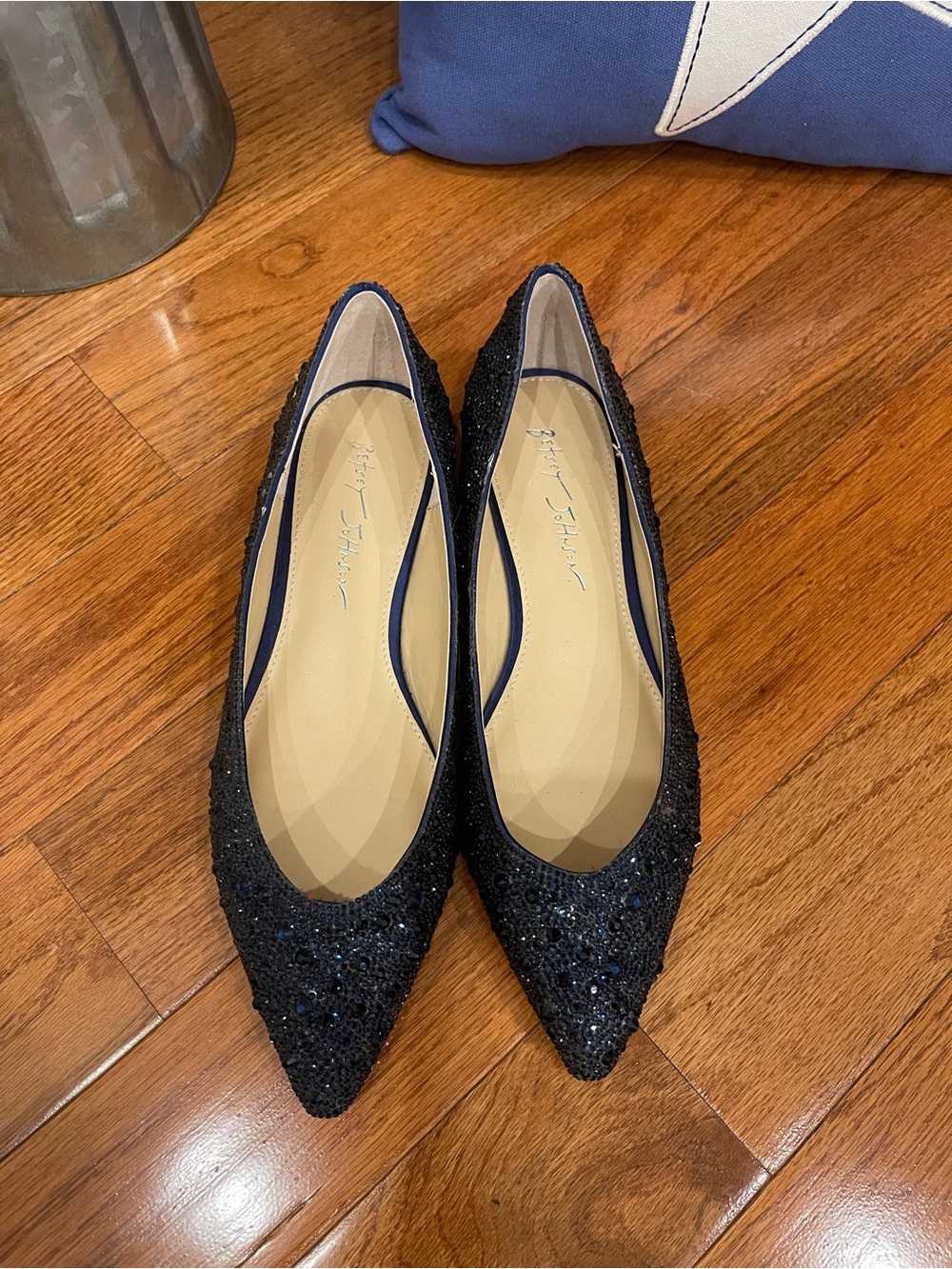 Betsey Johnson Jude Navy Blue Sparkle Gemstone Pointy Toe Flats Shoes Size 8